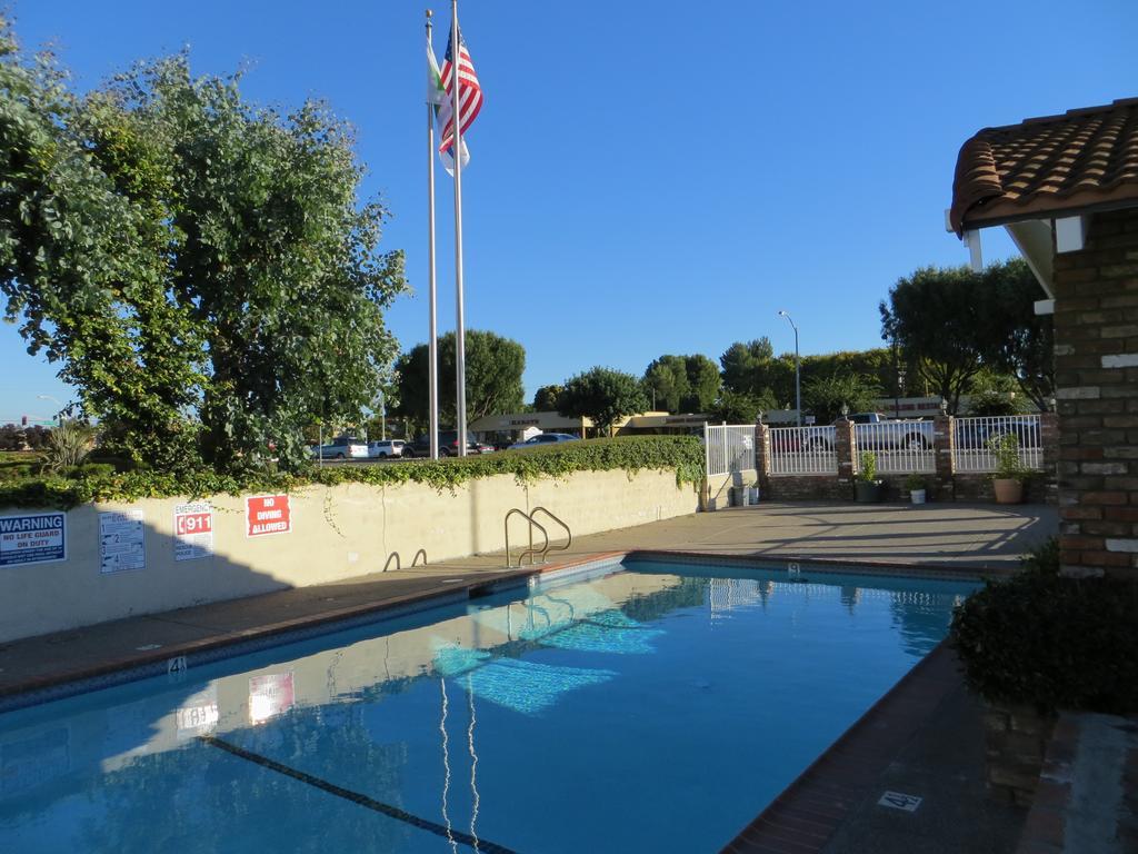 Capri Motel Santa Clara Exterior photo